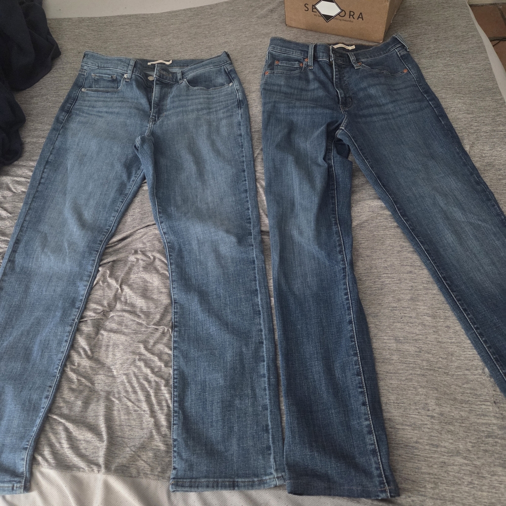 Levi's Women's Straight Leg Blue Jeans High Rise 2 For The Price Of 1.